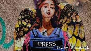 L'angelo di Pasqua nei panni di un giornalista in Palestina: il murale di Harry Greb a Trastevere