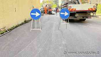 Si rompe una tubatura a Villa Bonelli, strada chiusa