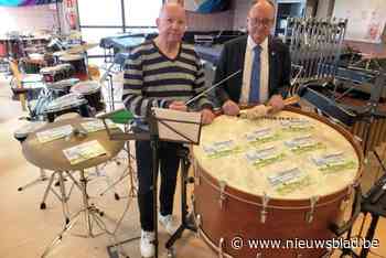 Dirigent Walter Van de Venne (64) geeft na halve eeuw dirigeerstokje door tijdens afscheidsconcert