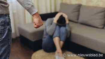 Vrouw geslagen en bedreigd met mes: partner riskeert celstraf