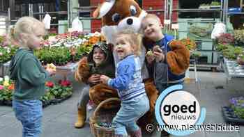 Feestelijke paasmarkt in Pelt krijgt bezoek van de paashaas