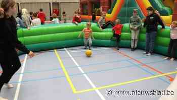 Buitenspeeldag gaat door verwachte regen niet door in dorpspark Massenhoven maar in sporthal Het Veld