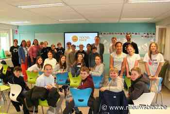 Schoolkinderen gaan de strijd aan tegen wegwerpkledij: “Textielrace moet ons een schoolreis opleveren”