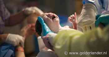 Baby ‘twee keer geboren’ na uitzonderlijke operatie om leven moeder te redden
