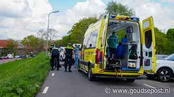 Man valt met fiets en raakt gewond in Gouda