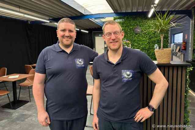 Tom (34) en Nicolas (32) openen eerste indoor golfclub in de regio: “We willen de sport toegankelijk maken voor iedereen”