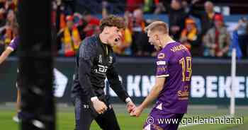 Van rechtsback bij VV Dieren naar een bekersprookje in De Kuip: dit is het jongensboek van Nando Verdoni