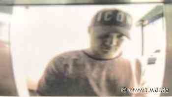 Unbekannter hebt Geld mit gestohlener Karte ab