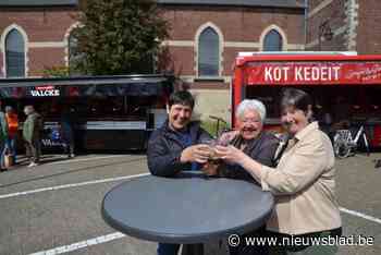 Op veel plaatsen is markt met uitsterven bedreigd, die van Lombeek doet het na 10 jaar nog altijd goed: “Inwoners doen hier hun inkopen omdat er amper nog winkels zijn”