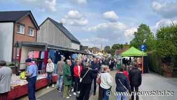 Vernieuwde Kapellekensmarkt valt in de smaak: honderden bezoekers houden traditie in ere