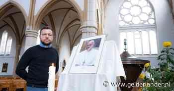 Jonge katholieken rouwen om dood van paus: ‘Ik dacht: wow, dit is mijn paus’