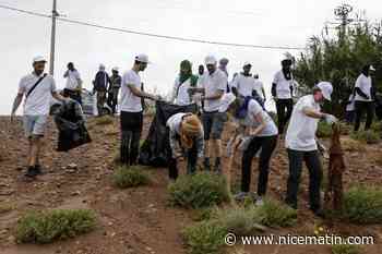 Au Maroc, des bénévoles traquent les déchets qui empoisonnent le désert