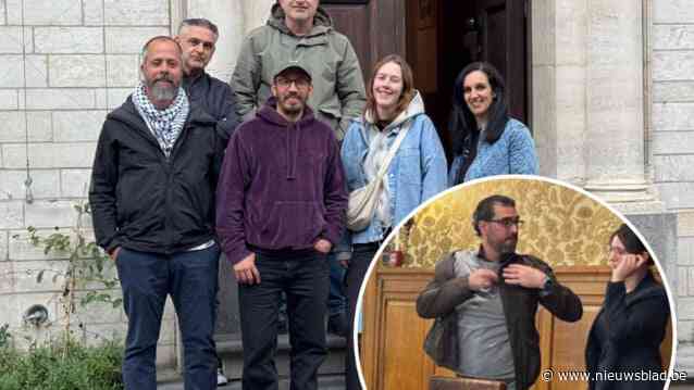 Sympathisanten Karim Hassoun verzamelen voor gemeenteraad: “Pleiten voor tuchtprocedure tegen raadsvoorzitter Moens”