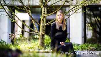 “Er is niemand die zijn partner kwaadwillig pijn doet”: Hasseltse relatietherapeute staat Eva De Roo bij in VRT-reeks ‘Ontrouw’