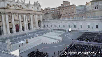 Funerali papa Francesco, maxischermi attorno a San Pietro per assistere alla cerimonia