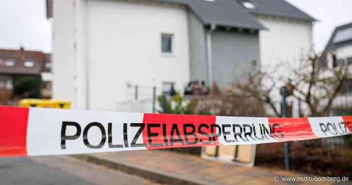 Mann in Wohngebiet niedergestochen – Tatwaffe gefunden