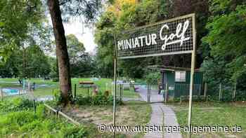 Minigolf in Augsburg: Ob indoor, outdoor, mit Dinos oder Neon und Schwarzlicht