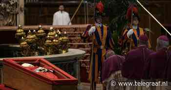 LIVE | Gelovigen nemen in Sint-Pieter afscheid van paus Franciscus