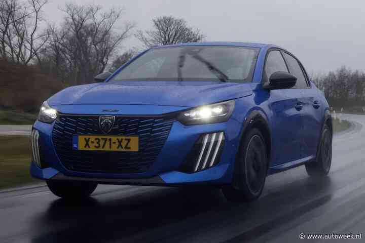 Peugeot 208 stoot Dacia Sandero van de troon, toch blijft Roemeen aan de leiding