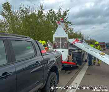 Kleinflugzeug auf A 29 beschädigt