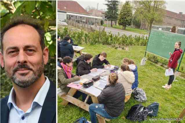 “Als het van mij afhangt, vliegt iedereen buiten”: raadslid wil meer buitenlesdagen in scholen