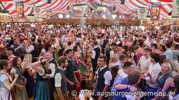 Im Binswanger-Zelt mit FCA-Profi Philipp Tietz und dem Digitalminister