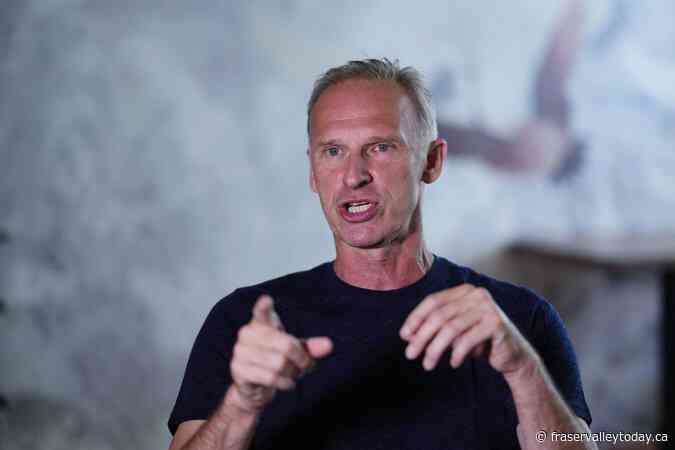 Czech leaders condemn Russian threats against NHL great Dominik Hasek