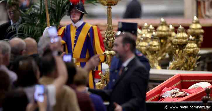 Abschiednehmen von Franziskus: «Gracias», Warten und Tränen