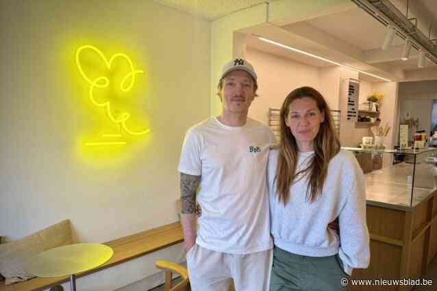 Yannick (48) en Ann (48) bakken duurzame zuurdesembroodjes in Bob Artisan Bakery & Coffee: “De cirkel is rond”