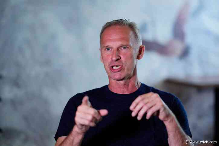 Czech leaders condemn Russian threats against Sabres great Dominik Hasek