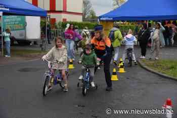 Politie installeert fietsparcours op Buitenspeeldag aan De Pit