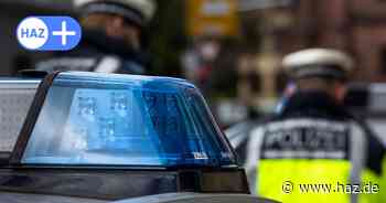 Mann fährt in Hannover über rote Ampel: Unfall mit vier Autos