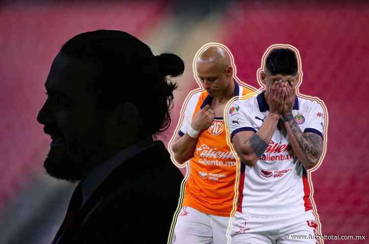 Chivas tiene en Chicharito y Alan Pulido a la delantera mexicana mejor pagada