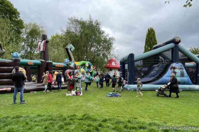 Dorp vol springkastelen lokt kinderen naar Buitenspeeldag