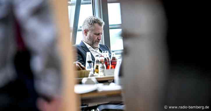 EU-Parlamentsausschuss für Aufhebung von Bystrons Immunität