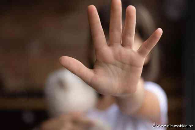 Voormalige kinderverzorgster van ULB blijft in de cel op verdenking van seksueel misbruik op vijf jonge kinderen