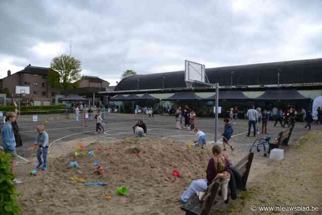 Weergoden houden het droog tijdens de Buitenspeeldag in Lennik