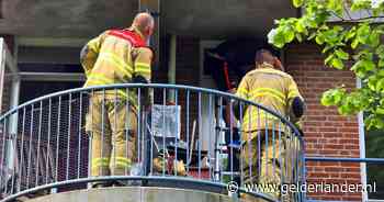 Kind sluit moeder buiten op balkon: brandweer slaat noodgedwongen ruit in