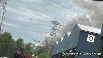 Zware afvalbrand in Zutendaal: ramen en deuren dicht voor rook