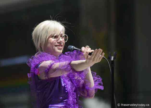 Carly Rae Jepsen, Lena Dunham adapting ’10 Things I Hate About You’ for Broadway