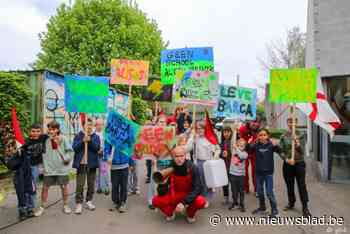 FOTO. 1.348 keer genieten van Buitenspeeldag 2025: “Leren protesteren vond ik vandaag het leukste”
