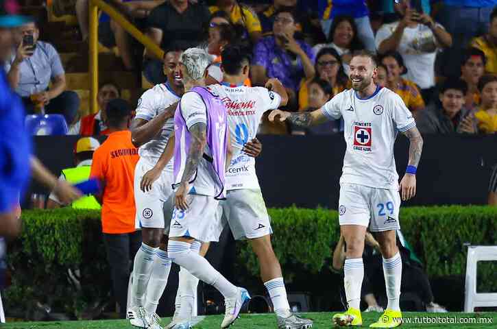 Cruz Azul empata con Tigres, pero sale con ventaja del Volcán