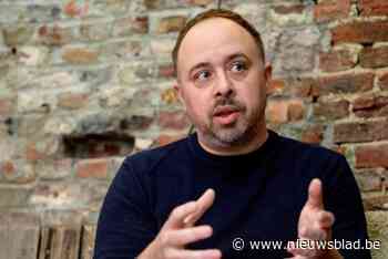 Onbekende Maarten Forceville neemt het op tegen Sammy Mahdi als kandidaat-voorzitter CD&V: “De partij dobbert nu als een stuurloos schip op zee”