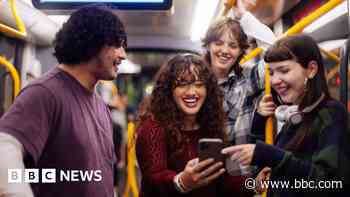 Call to fine 'headphone dodgers' who play music on buses