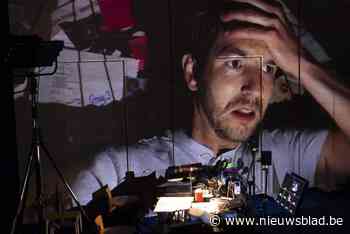 Matteo Simoni over tragikomedie ‘De Sitcom’: “Humor is de motor in mijn relaties. Als je al maanden drie keer per nacht moet opstaan, moet je samen blijven lachen”