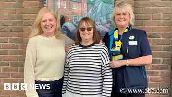 Pair plan marathon to support friend with cancer