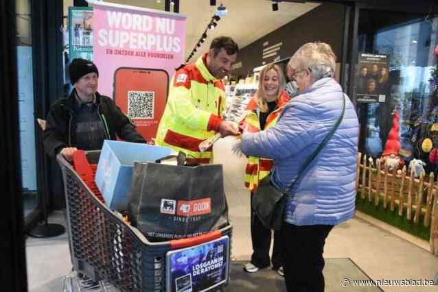 Ianthe Tavernier en Joren Dumont boosten verkoop van Rode Kruis-pleisters in Gooik