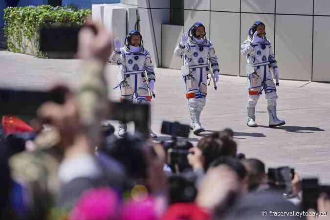 China launches 3 astronauts to replace crew on Chinese space station