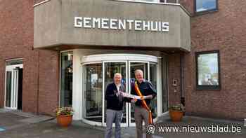 Rode Kruis verkoopt pleisters voor aankoop materiaalwagen