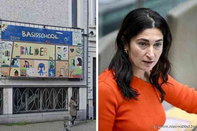Basisschool sluit derde leerjaar door lerarentekort, Zuhal Demir (N-VA) zegt dat er meer aan de hand is: “Onaangenaam schoolklimaat en inefficiënte organisatie”
